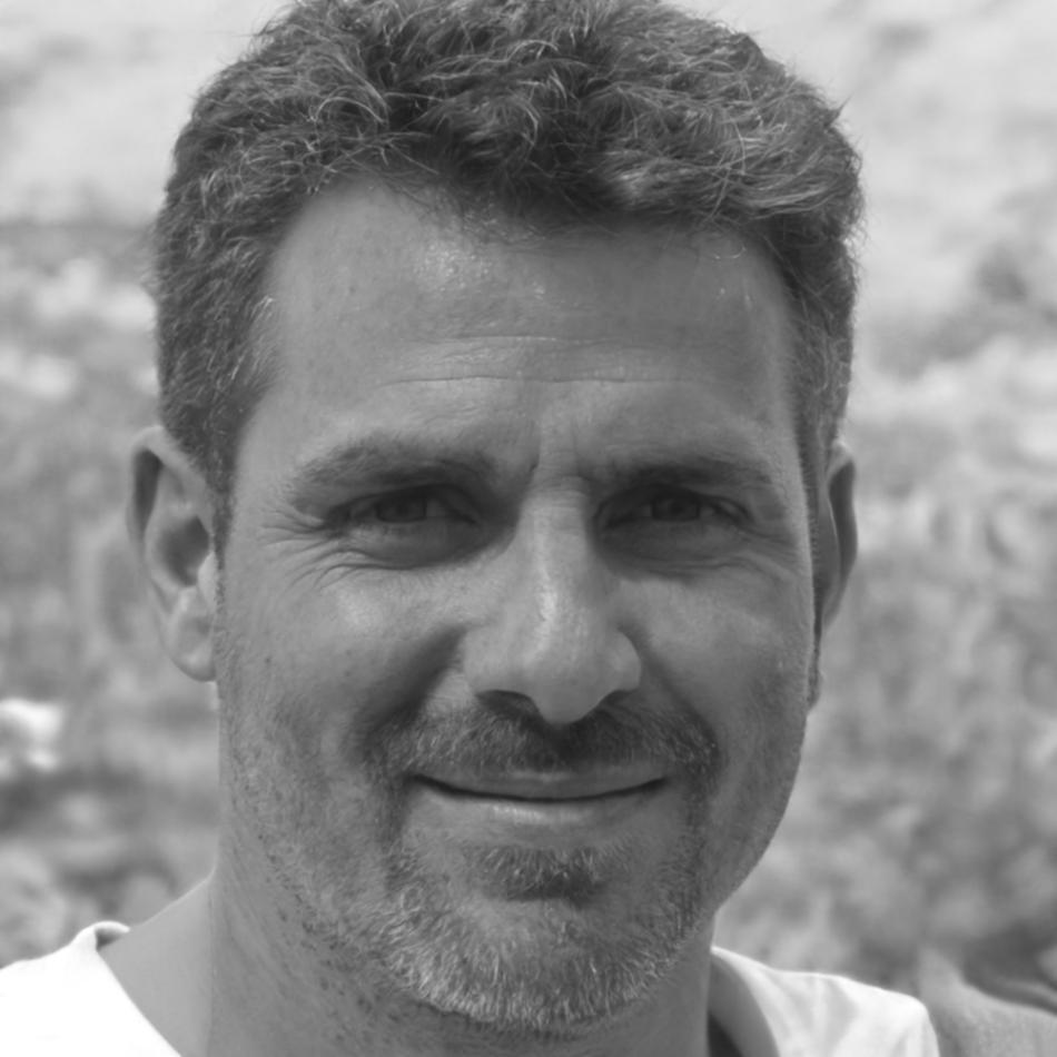 Portrait de Théo Beaulieu, expert en prévision financière